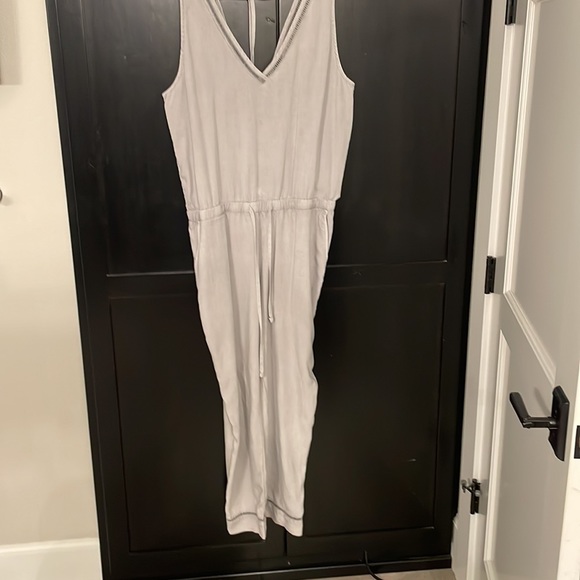 Cloth and stone V neck jumpsuit - Picture 4 of 6